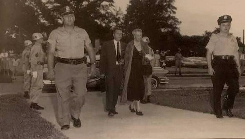 Eleanor Roosevelt arrives image. Click for full size.