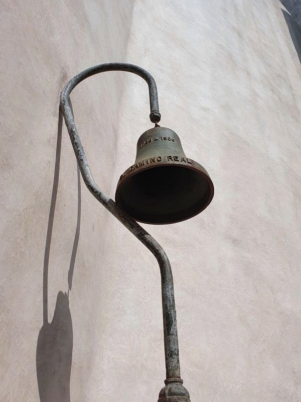 A nearby El Camino Real bell image. Click for full size.