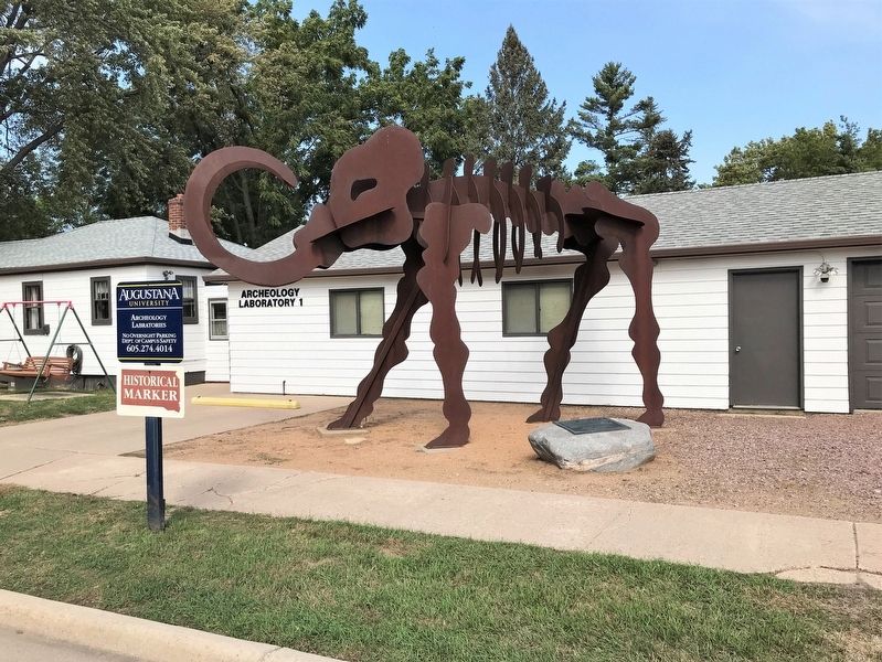 Mammoth: Denizen of the Ice Marker & Sculpture, from the south image. Click for full size.