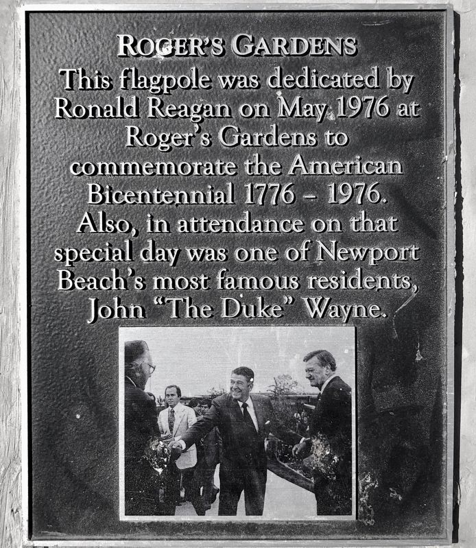 Rogers Gardens Flagpole image. Click for full size.