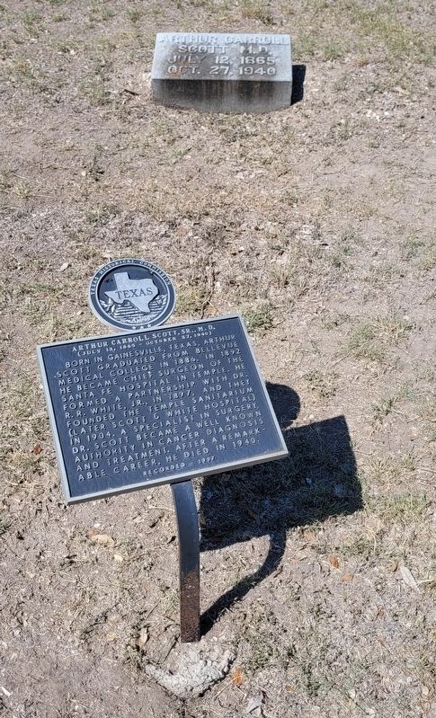 The Arthur Carroll Scott, Sr., M.D. Marker and Gravestone image. Click for full size.