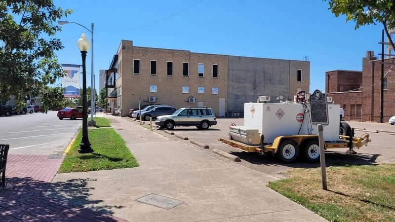 The view of the Site of 42nd Reunion of Hood's Texas Brigade Marker from the street image. Click for full size.