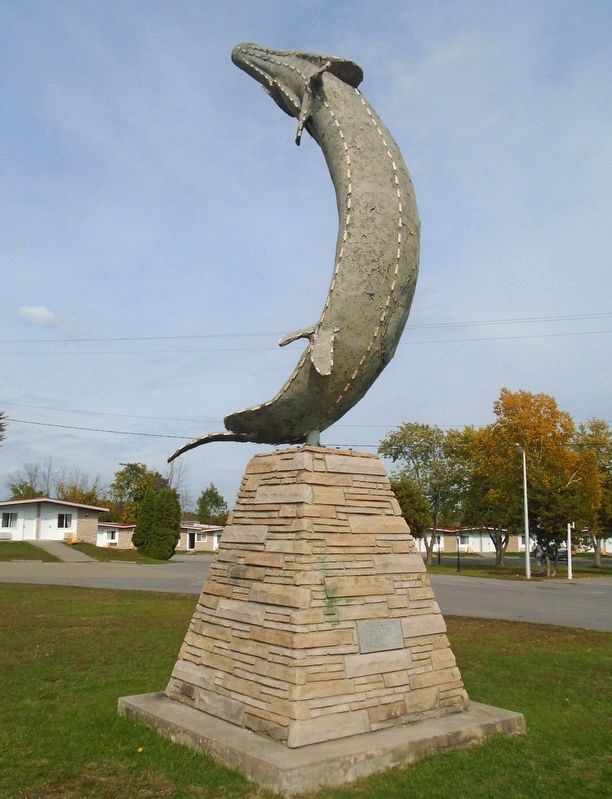 "Muskie" Sculpture image. Click for full size.