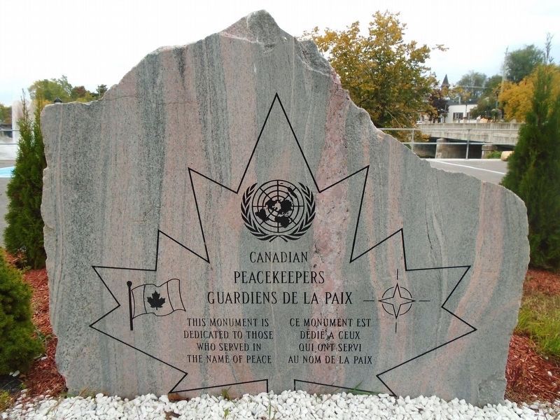 Canadian Peacekeepers Monument image. Click for full size.
