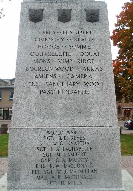 War Memorial WWII Honored Dead image. Click for full size.