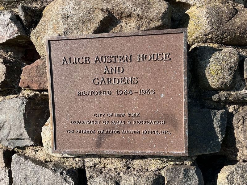 Additional NYC Parks plaque on the grounds of Alice Austen Park image. Click for full size.
