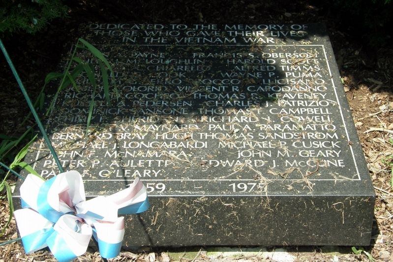 Vietnam War Memorial image. Click for full size.