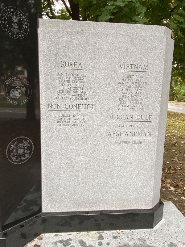 Ferndale Veterans Memorial image. Click for full size.