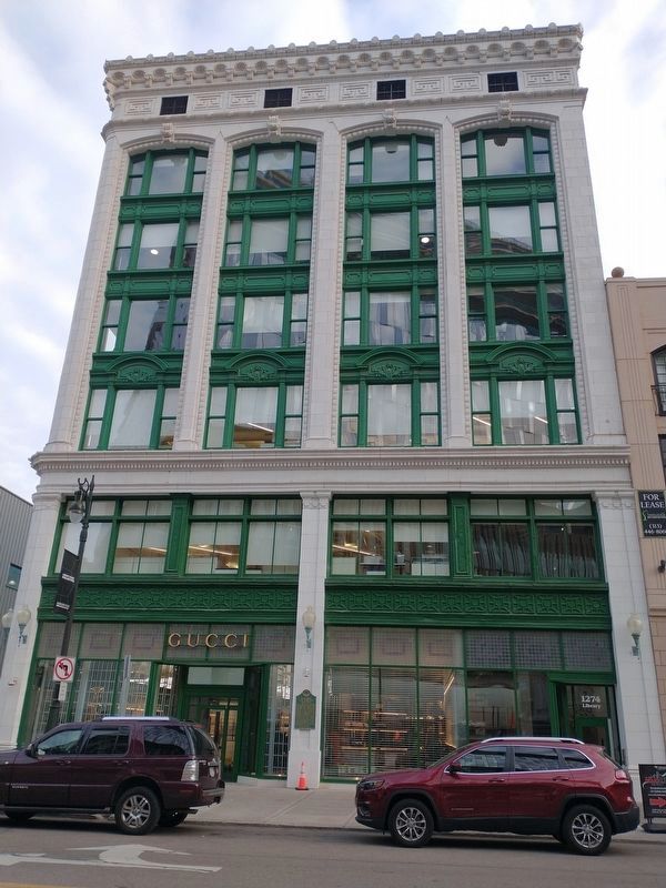 L.B. King and Company Building and Marker image. Click for full size.