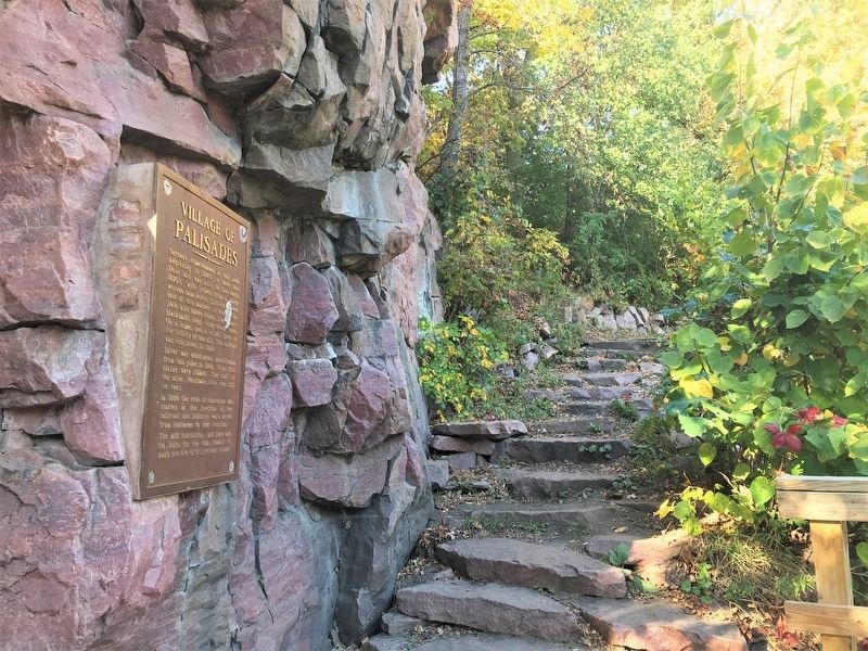 Village of Palisades Marker, from the west image. Click for full size.