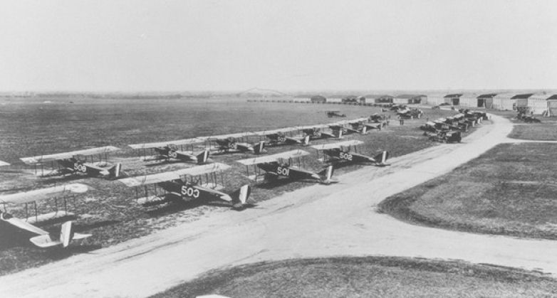 Curtiss JN-4s on Flight Line image. Click for full size.