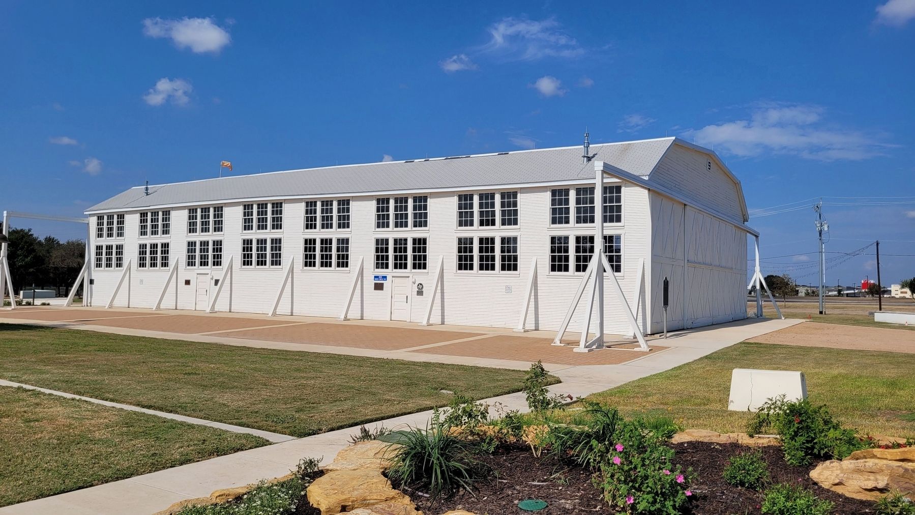 Hanger 9 with the marker at the far left corner of the building image. Click for full size.