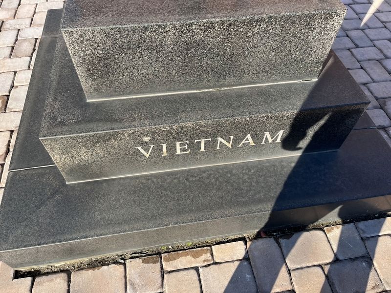 Veterans Memorial image. Click for full size.