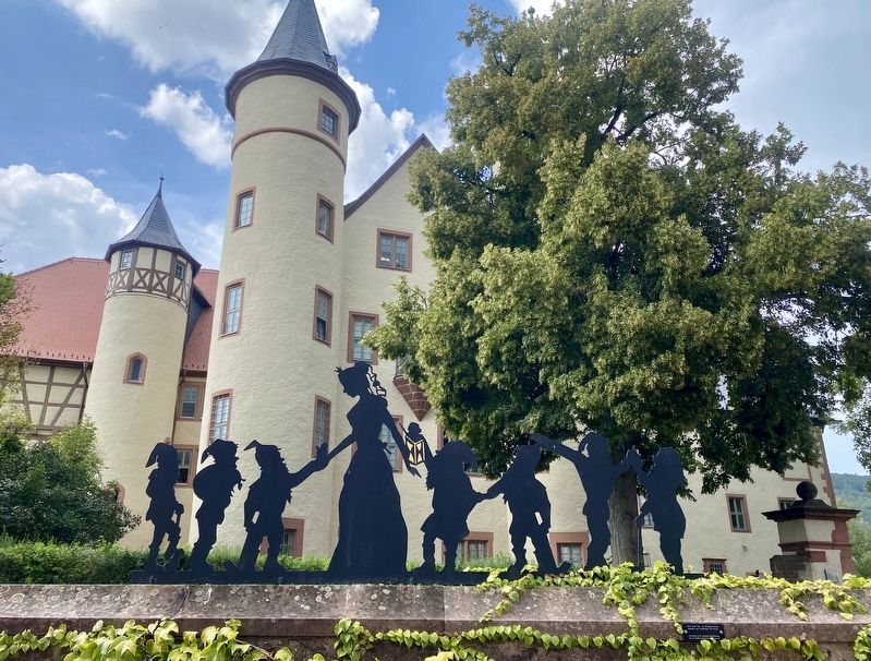 Snow White and the Seven Dwarves, in silhouette... image. Click for full size.