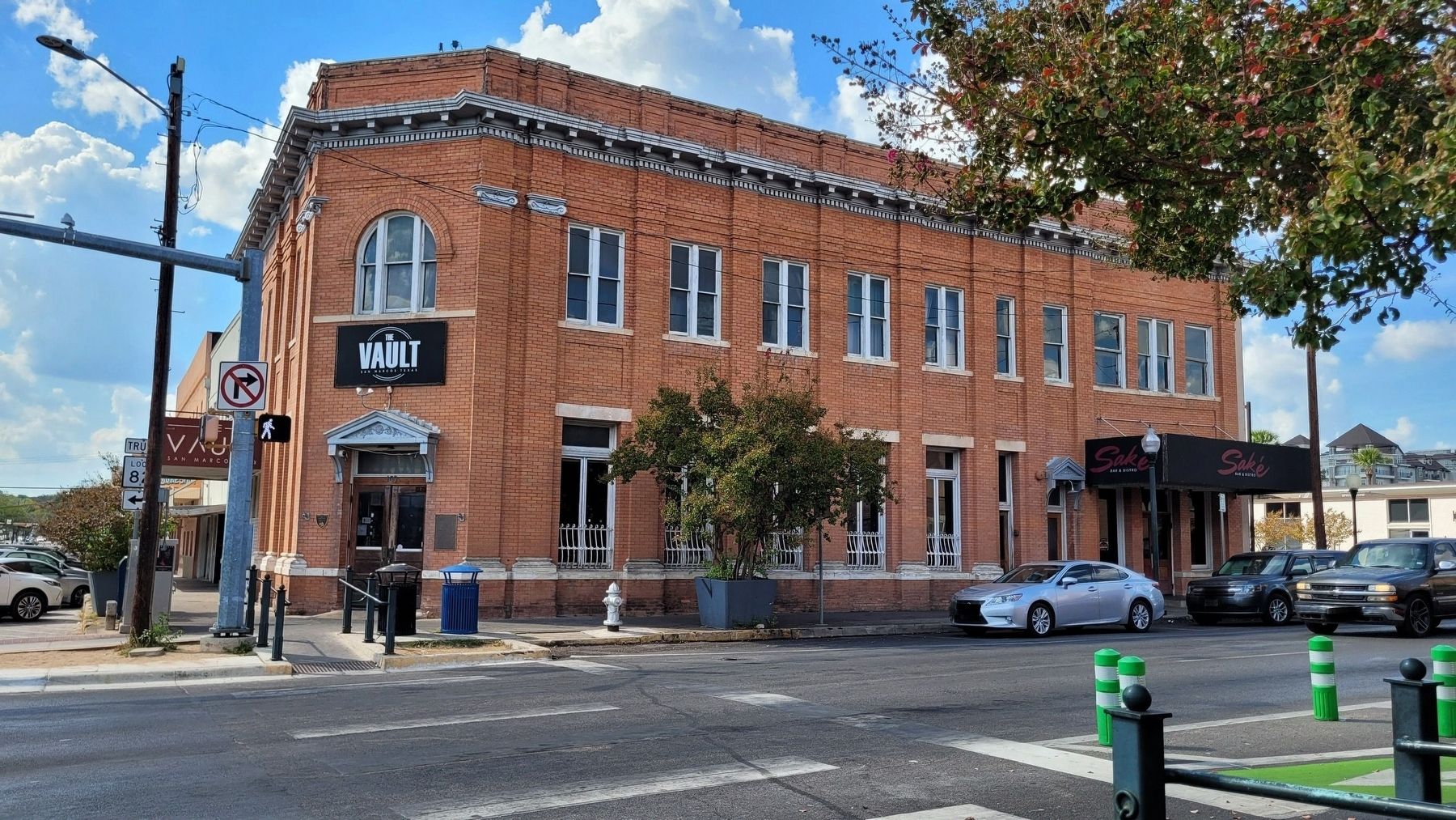 The view of the old State Bank and Trust Company building from across the street image. Click for full size.