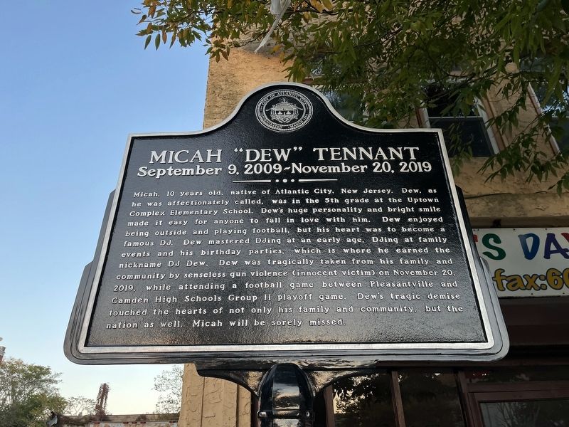 Micah "Dew" Tennant Marker. Click for full size. Micah "Dew" Tennant Marker image. Click for full size.