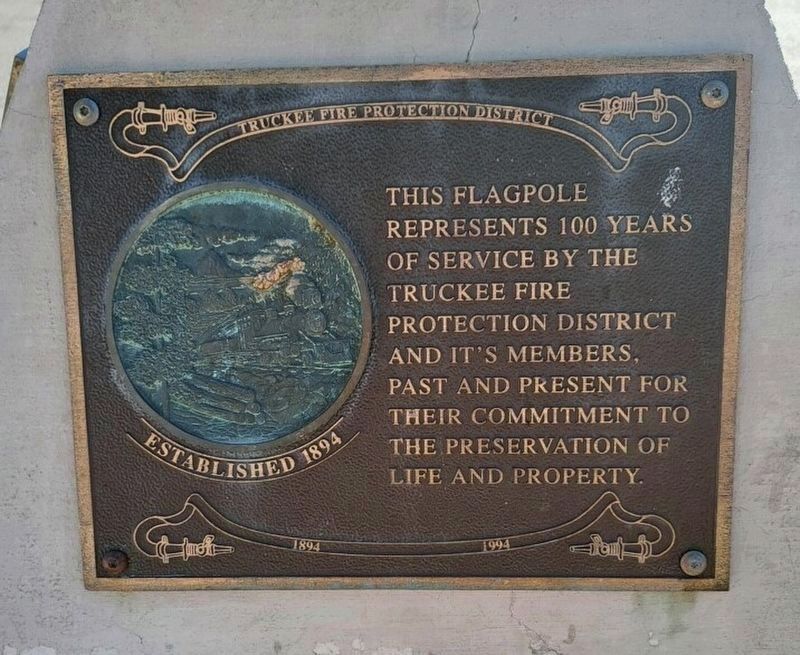 Flagpole Dedication Plaque image. Click for full size.
