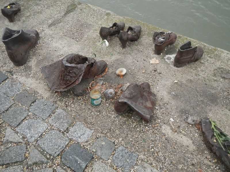 "Shoes on the Danube Bank" Marker image. Click for full size.