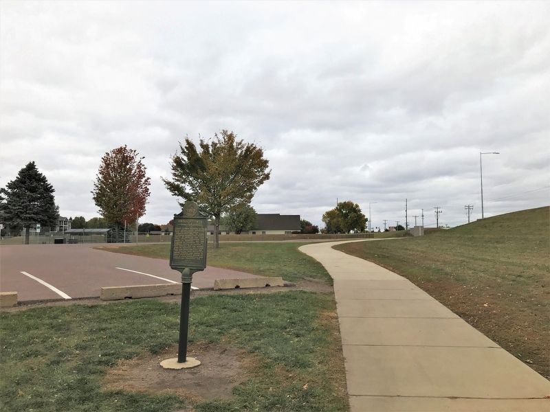 Owancatowin Marker, from the south image. Click for full size.