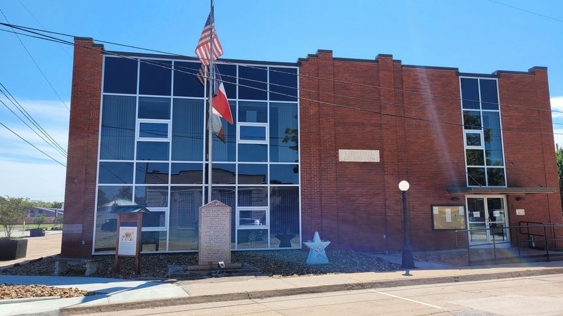 The Dayton World War II Memorial in front of the Dayton City Hall building image. Click for full size.