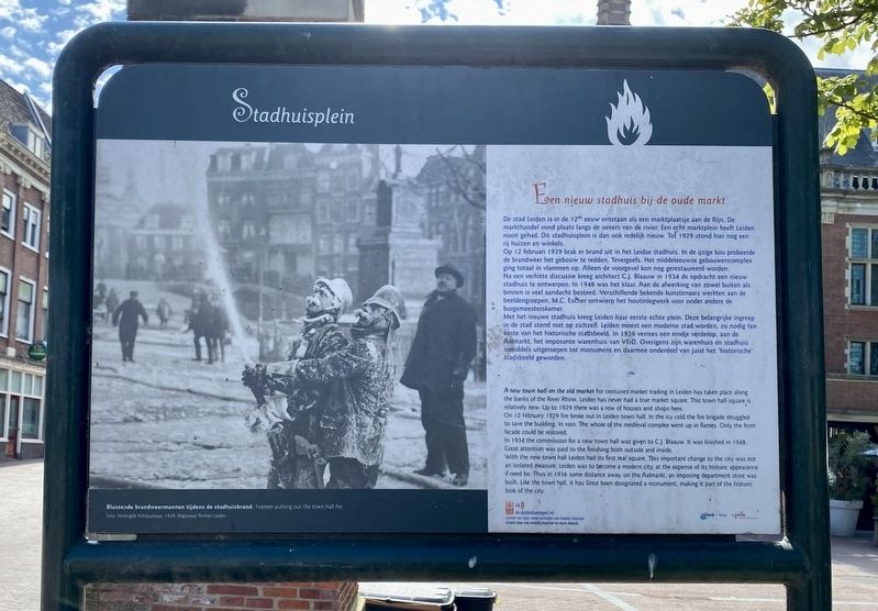 Een Nieuw Stadhuis bij de oude markt / A New Town Hall on the Old Market Marker image. Click for full size.