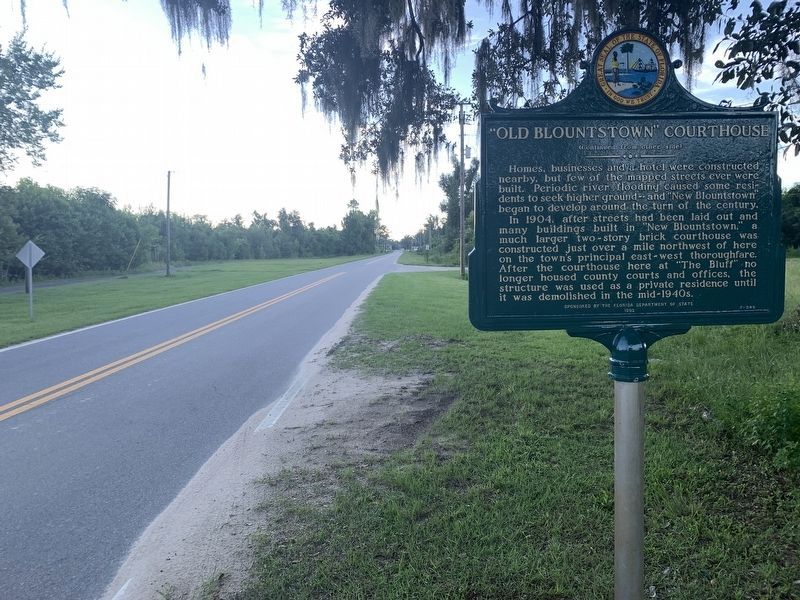 "Old Blountstown" Courthouse Marker looking north image. Click for full size.