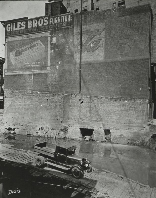 Giles Brothers Furniture Co. building (side view) image. Click for full size.