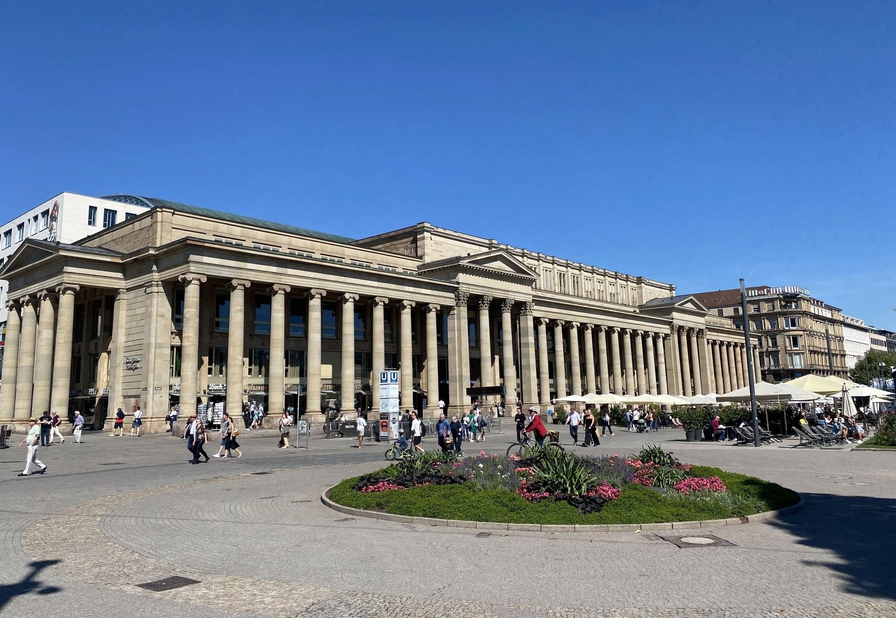 The K�nigsbau image. Click for full size.