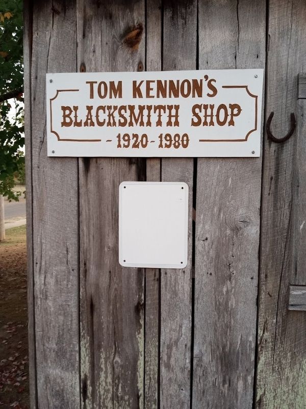 Tom Kennon's Blacksmith Shop Marker image. Click for full size.