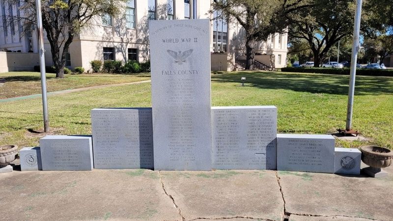 Falls County World War II Memorial image. Click for full size.