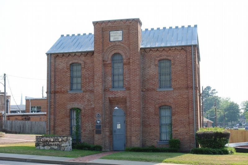 Old Panola County Jail and Marker image. Click for full size.