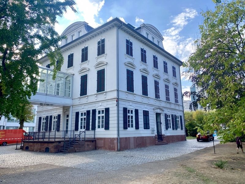 Villa Metzler - view of south and east sides image. Click for full size.