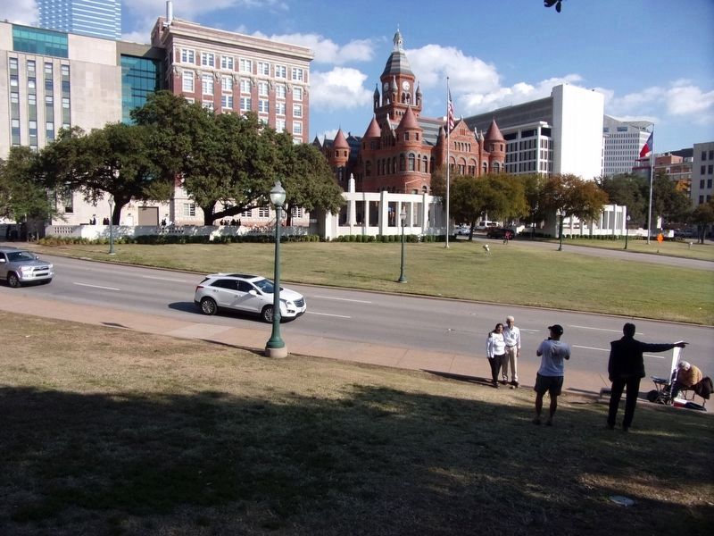 A view similar to Abraham Zapruder's film image. Click for full size.