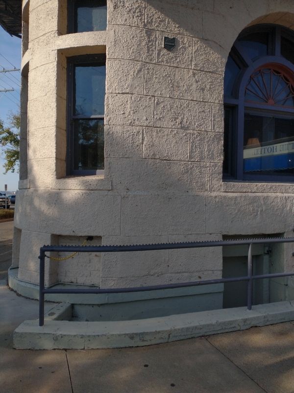Historical Flood Mark Marker image. Click for full size.