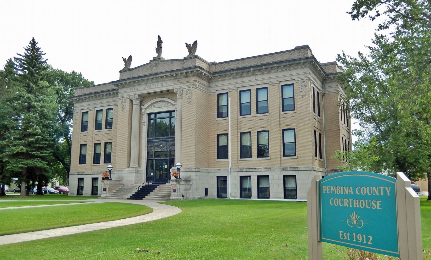 Pembina County Courthouse (<i>northwest elevation</i>) image. Click for full size.
