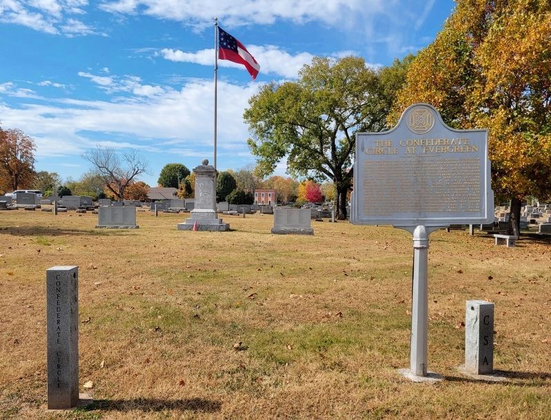 Known Confederate Veterans<br>Among 2000 Buried Here Marker image. Click for full size.