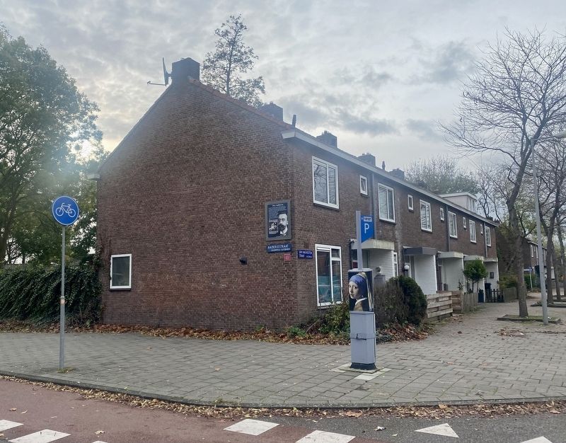 Piet Aalberse Marker - wide view image. Click for full size.