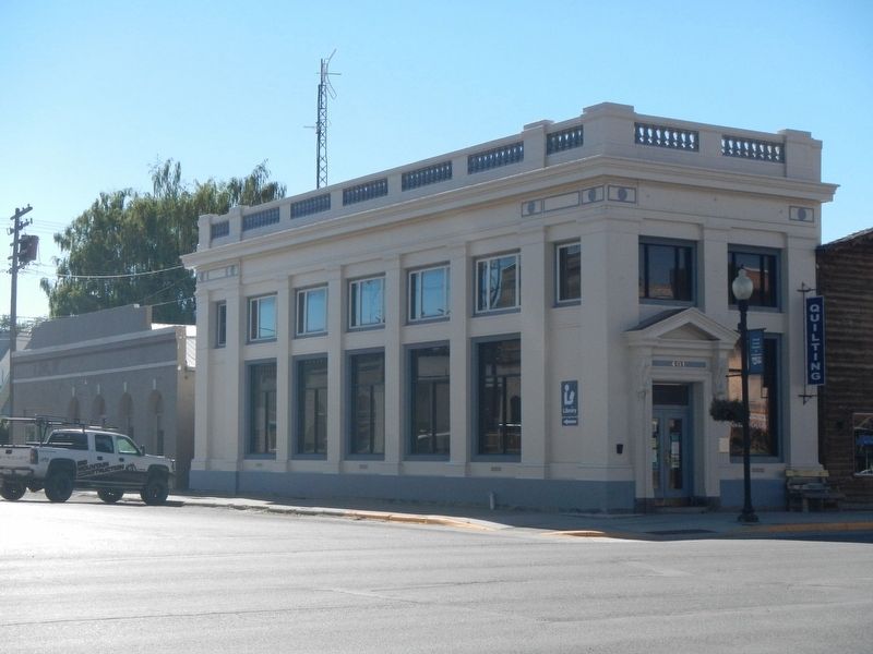 Larabie Brothers Bank image. Click for full size.