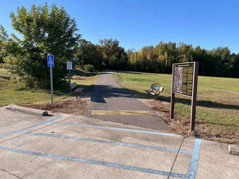 Marker at the Trailhead image. Click for full size.