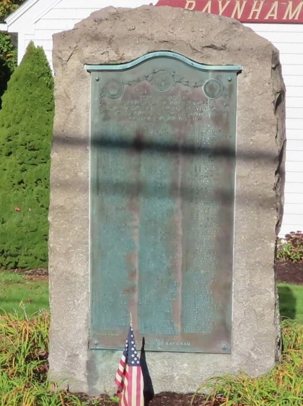 Raynham World War II Memorial image. Click for full size.