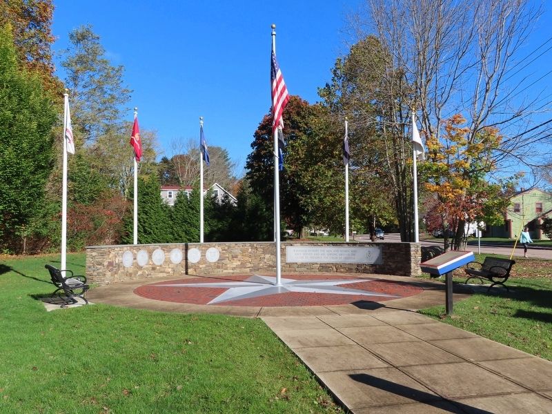 Raynham Veterans Monument image. Click for full size.