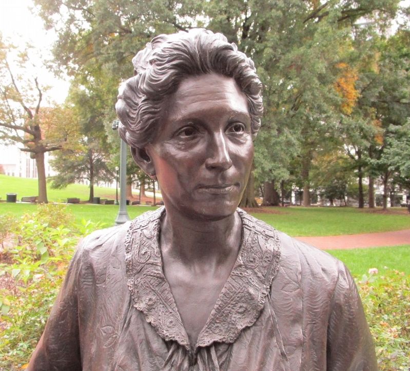 Statue of Laura Lu Copenhaver image. Click for full size.