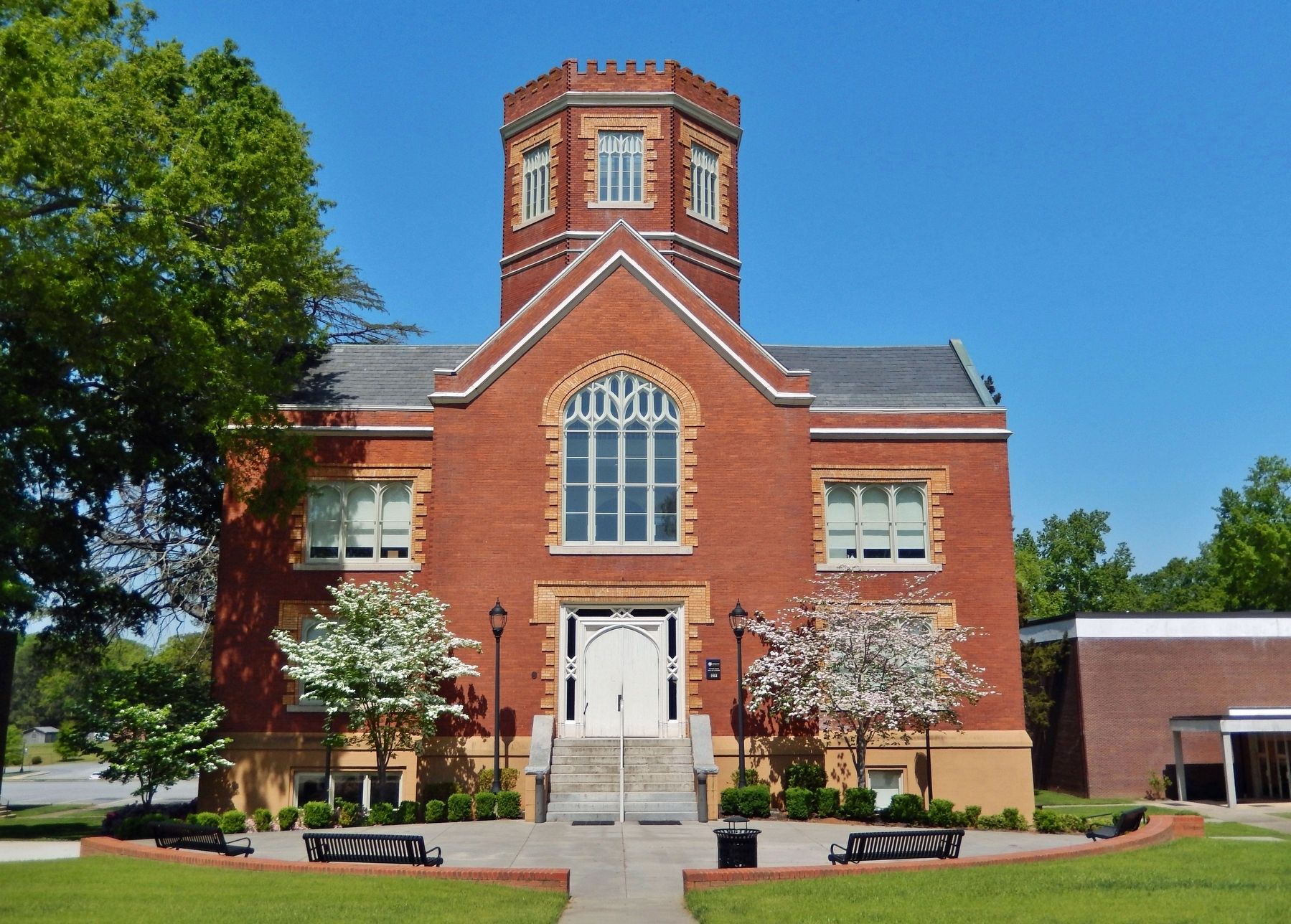 Winnie Davis Hall (<i>front/east elevation</i>) image. Click for full size.