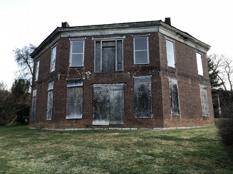 The Abijah Thomas Octagon House image. Click for full size.