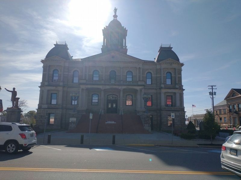Harrison County Courthouse image. Click for full size.