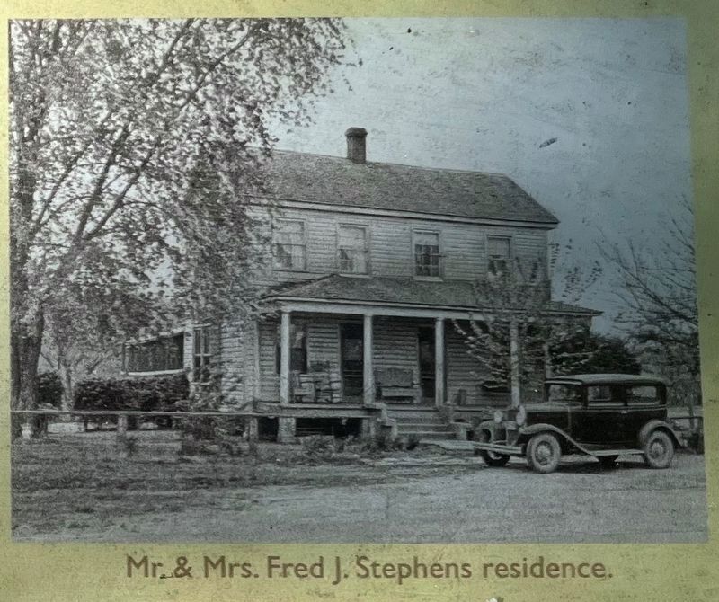 Mr. & Mrs. Fred J. Stephens residence image. Click for full size.