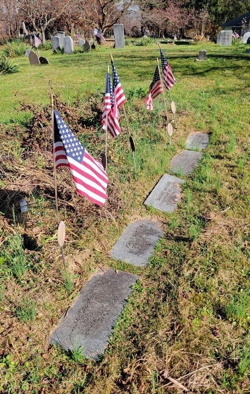 Graves of Revolutionary War Soldiers<br>(bottom to top) image. Click for full size.