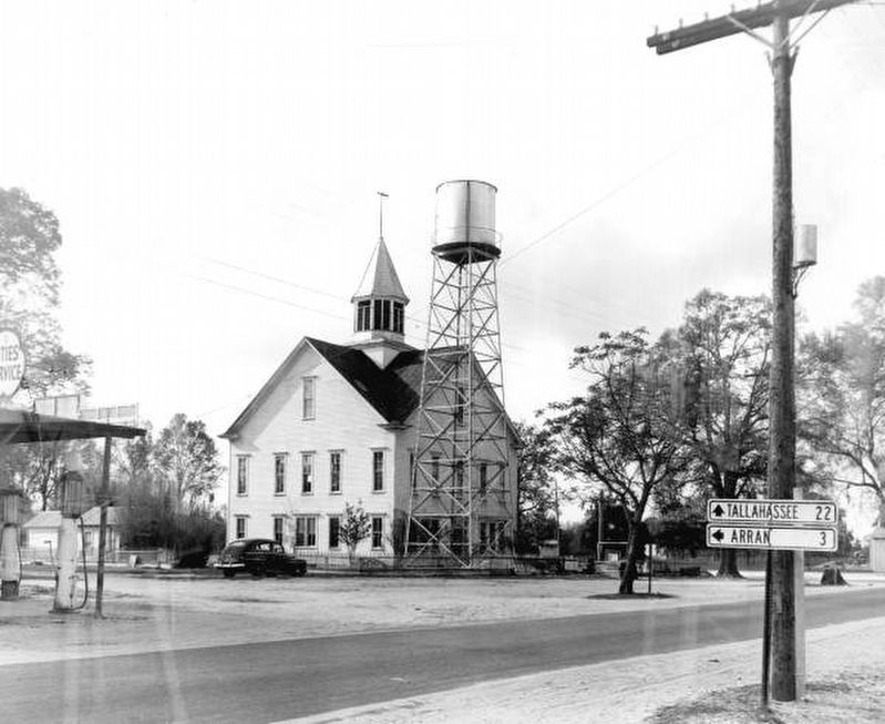 Old Wakulla County Courthouse image. Click for full size.