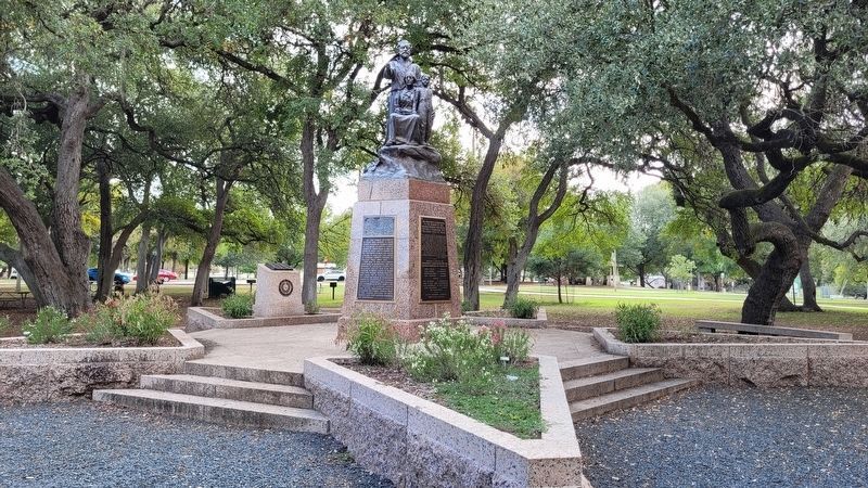 The view of the German Pioneers Monument in Landa Park image. Click for full size.