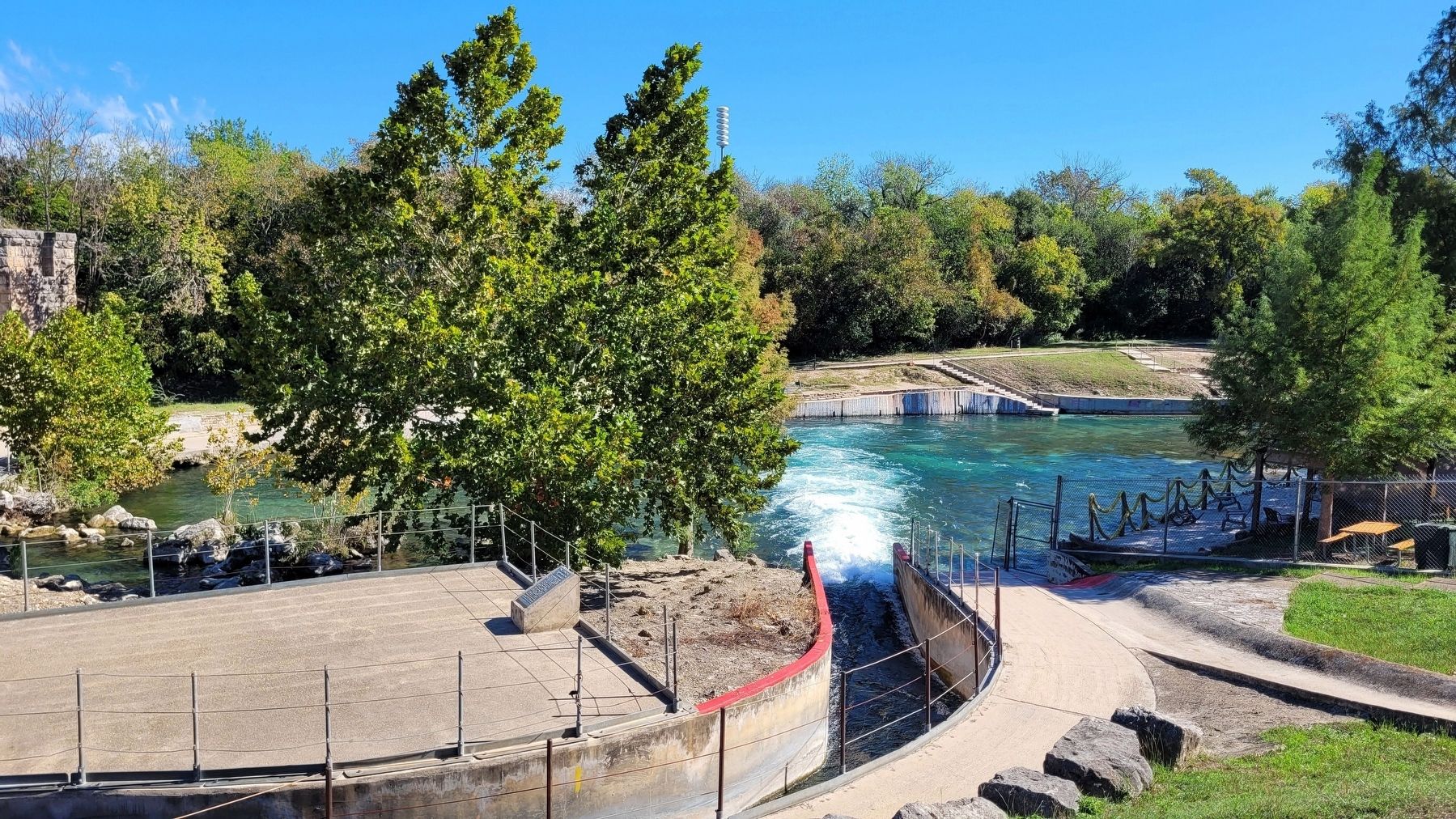 The Tube Chute on the Comal River as seen from the marker image. Click for full size.